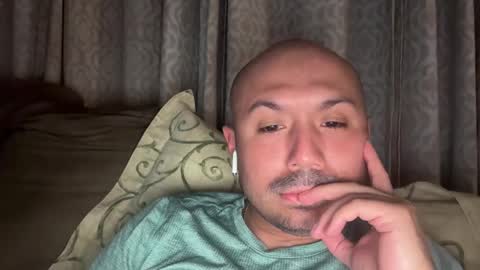 Snapshot of hairyman30000 chatting on 12/18/25, 02:50 hairyman30000 online show from 12/18/25, 02:50