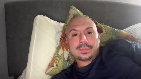 Snapshot of hairyman30000 chatting on 12/23/25, 01:47 hairyman30000 online show from 12/23/25, 01:47