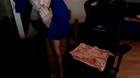 Snapshot of hairyman54 chatting on 09/17/25, 01:51 hairyman54 online show from 09/17/25, 01:51