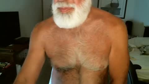 Snapshot of hairypecsguy chatting on 07/15/26, 06:40 Hairy pecs online show from 07/15/26, 06:40