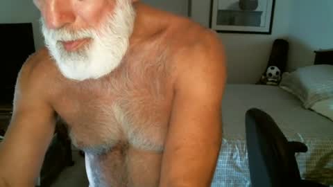 Snapshot of hairypecsguy chatting on 07/18/26, 06:28 Hairy pecs online show from 07/18/26, 06:28