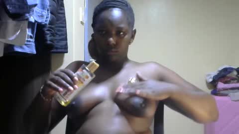 Snapshot of hairypussybigassy001 chatting on 01/15/25, 01:09 hairypussybigassy001 online show from 01/15/25, 01:09