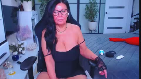 Monika online show from 09/30/25, 09:58