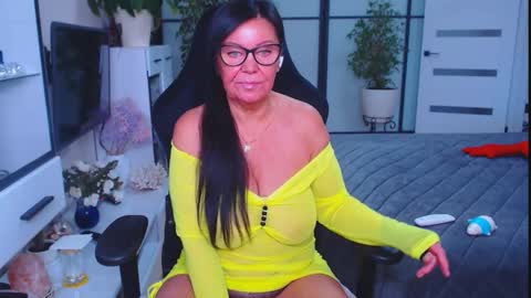 Monika online show from 10/18/25, 09:10