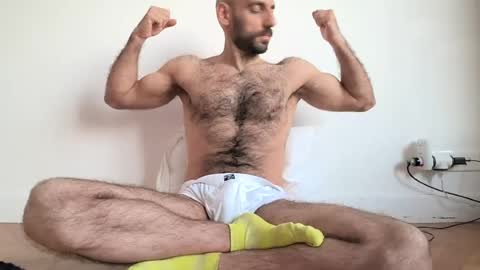 Snapshot of hairysexymanfr chatting on 07/21/26, 05:43 Hairy sexy man online show from 07/21/26, 05:43