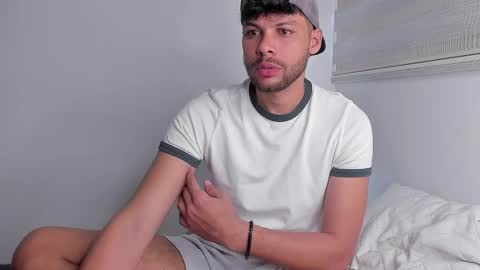 Independent       model  online show from 02/13/26, 09:44