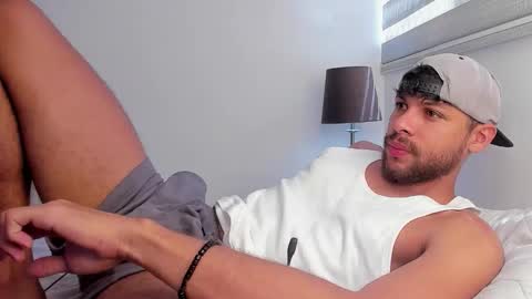 Independent       model  online show from 03/29/26, 04:18