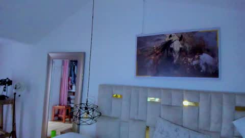 Halie  online show from 11/26/25, 10:27