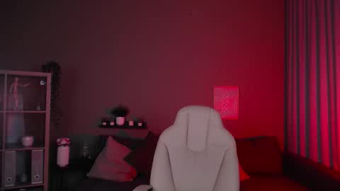 Mary online show from 10/03/25, 02:25