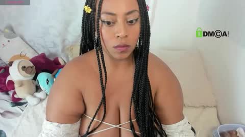 Snapshot of hallestrawberry69 chatting on 05/13/26, 01:36 HALLE online show from 05/13/26, 01:36