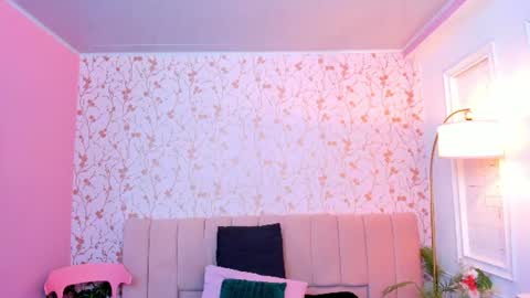 Halley Lorens online show from 07/04/26, 06:58