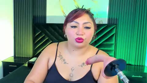 Halleyrosse online show from 10/24/25, 12:01