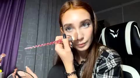 Holly online show from 11/14/25, 06:06