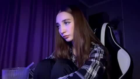 Holly online show from 11/21/25, 07:34