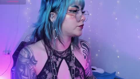 Snapshot of hallucigenia_sparza chatting on 12/10/24, 05:22 Hallu online show from 12/10/24, 05:22