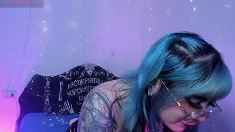 Snapshot of hallucigenia_sparza chatting on 12/21/24, 03:42 Hallu online show from 12/21/24, 03:42