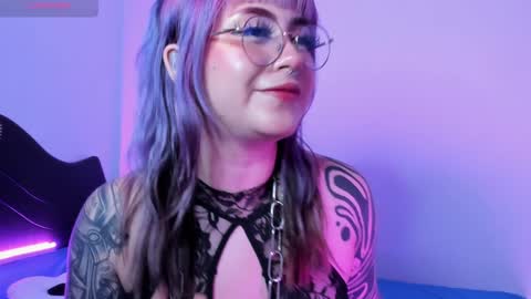Snapshot of hallucigenia_sparza chatting on 01/29/25, 04:52 Hallu online show from 01/29/25, 04:52