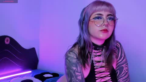 Snapshot of hallucigenia_sparza chatting on 01/30/25, 12:27 Hallu online show from 01/30/25, 12:27