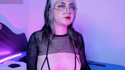 Snapshot of hallucigenia_sparza chatting on 02/26/25, 04:24 Hallu online show from 02/26/25, 04:24