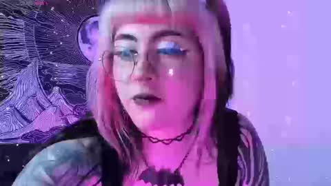 Snapshot of hallucigenia_sparza chatting on 09/09/25, 02:05 Hallu online show from 09/09/25, 02:05