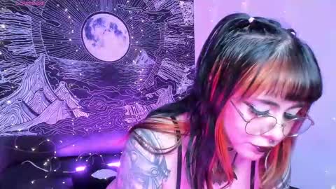 Snapshot of hallucigenia_sparza chatting on 09/18/25, 01:57 Hallu online show from 09/18/25, 01:57