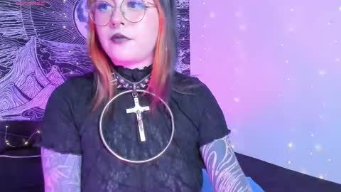 Snapshot of hallucigenia_sparza chatting on 09/26/25, 02:10 Hallu online show from 09/26/25, 02:10