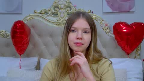 Snapshot of hallybradley chatting on 02/19/26, 05:09 HallyBradley online show from 02/19/26, 05:09