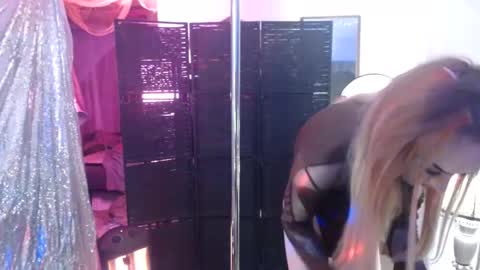 halovalentine online show from 10/17/25, 10:01