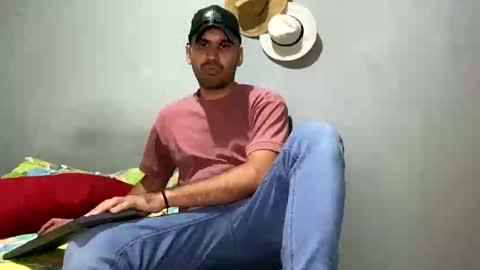 hamiltong12 online show from 11/25/25, 05:29