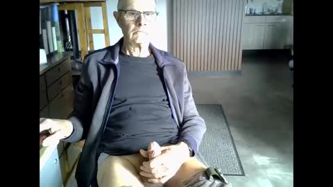 Prefer men 80 online show from 03/15/26, 11:05