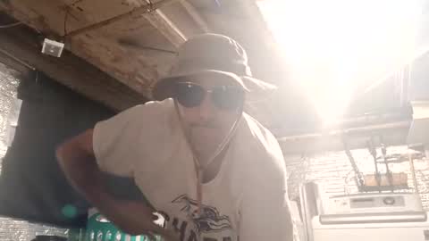 han811381 online show from 11/10/25, 02:43