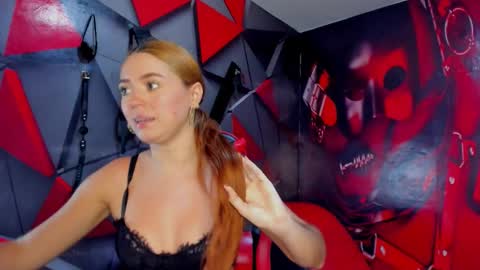 Hana and Zeta online show from 12/19/25, 12:45