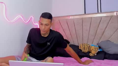 Hana and Zeta online show from 03/03/26, 04:02