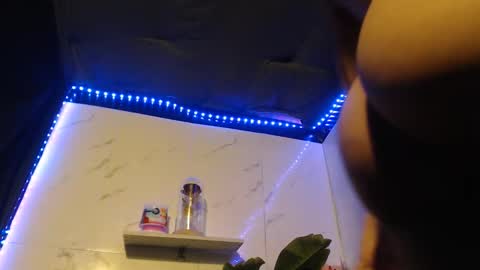 hana_soojin online show from 01/17/26, 05:27