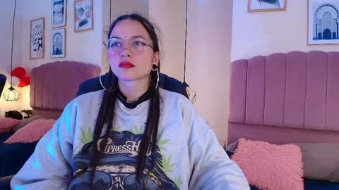 hanabie_ online show from 04/08/26, 03:17