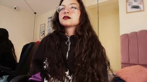 hanabie_ online show from 04/14/26, 03:12