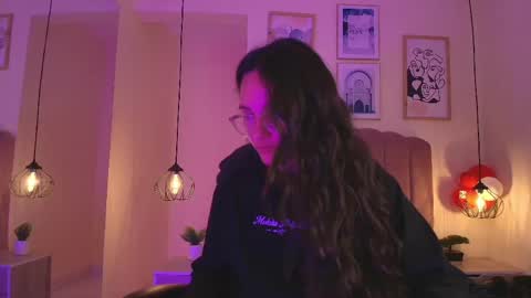 hanabie_ online show from 04/17/26, 03:20