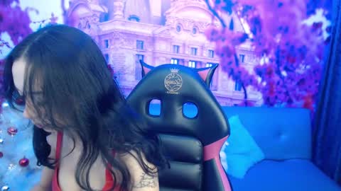 Snapshot of hanaku_8 chatting on 12/12/24, 02:22 Hanaku online show from 12/12/24, 02:22