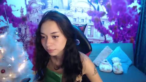 Snapshot of hanaku_8 chatting on 12/13/24, 08:26 Hanaku online show from 12/13/24, 08:26