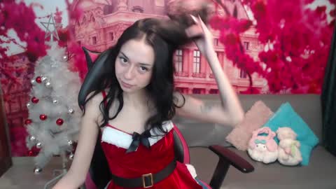 Snapshot of hanaku_8 chatting on 12/15/24, 05:20 Hanaku online show from 12/15/24, 05:20