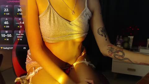 Snapshot of hanaku_8 chatting on 01/23/25, 05:10 Hanaku online show from 01/23/25, 05:10