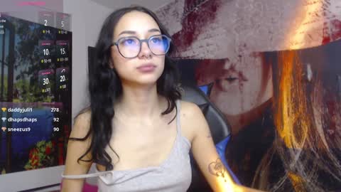 Snapshot of hanaku_8 chatting on 02/02/25, 04:22 Hanaku online show from 02/02/25, 04:22