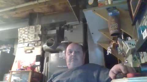 Snapshot of handiemanhere chatting on 03/29/26, 06:41 naked man online show from 03/29/26, 06:41