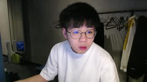 handsome_mannn online show from 12/21/24, 08:10