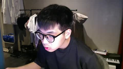 Snapshot of handsome_mannn chatting on 02/01/26, 12:42 handsome_mannn online show from 02/01/26, 12:42