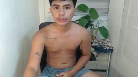 Snapshot of handsome_vanana chatting on 02/23/25, 03:02 handsome_vanana online show from 02/23/25, 03:02