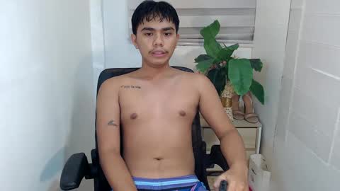 Snapshot of handsome_vanana chatting on 03/01/25, 12:12 handsome_vanana online show from 03/01/25, 12:12