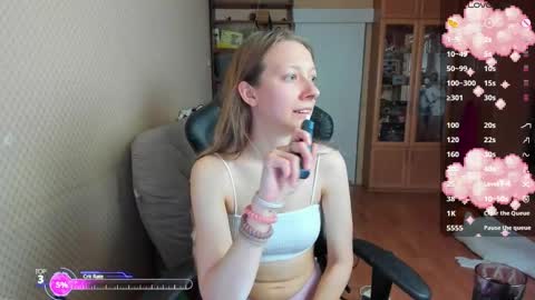 Mila online show from 11/28/25, 06:49