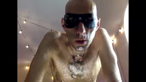 Snapshot of handsomealfie chatting on 01/05/25, 08:31 HandsomeAlfie online show from 01/05/25, 08:31