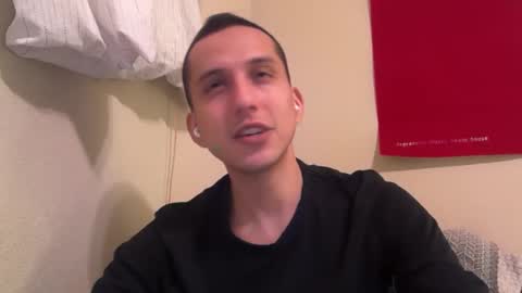 Snapshot of handsomeboy093 chatting on 02/03/25, 05:51 handsomeboy093 online show from 02/03/25, 05:51